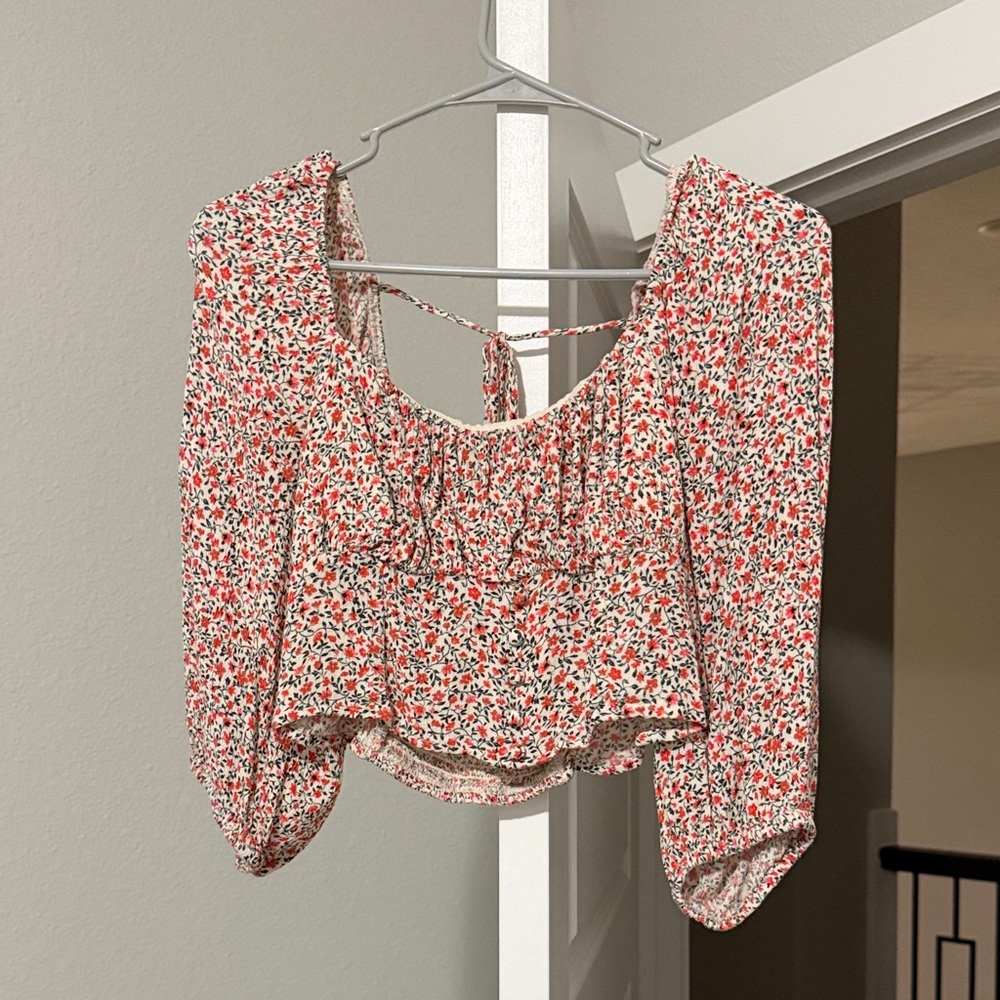 American Eagle Outfitters Red & White Floral Crop Top